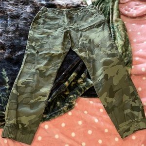 NWT DIP Women’s Camo Jogger Jeans